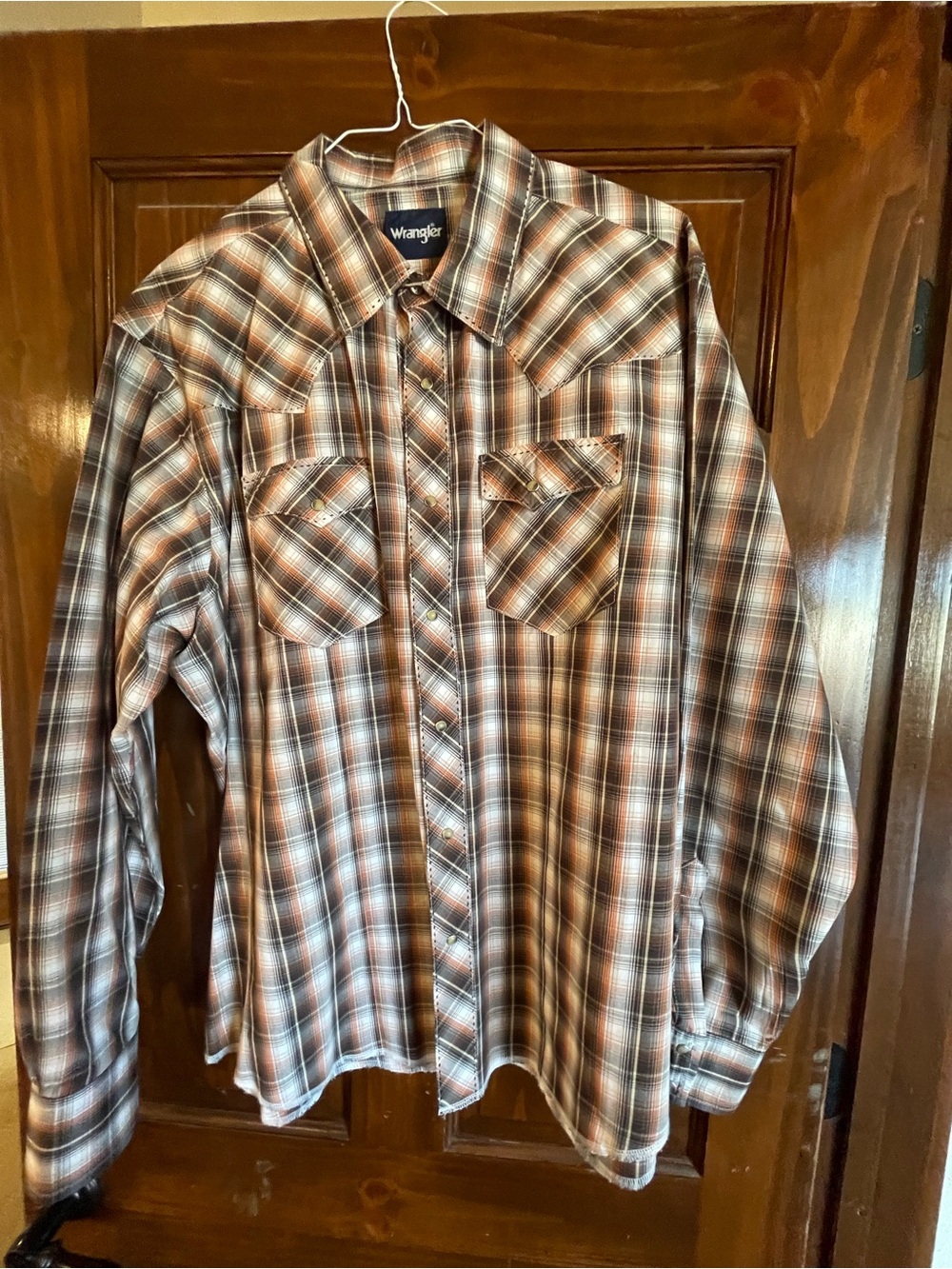 Men’s Wrangler Pearl Snap - Picture 4 of 5